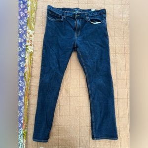 Old Navy Slim Built-in flex jeans